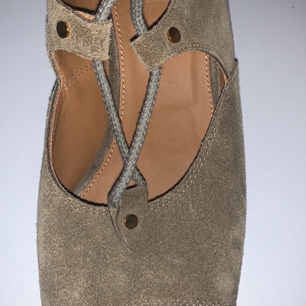CHLOÈ FOSTER Beige Suede Gladiator Wedge Sandal - Picture 9 of 12